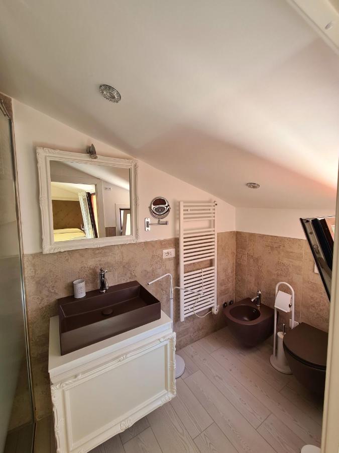 Isola Nel Parco Villas & Rooms Ла Мадалена Екстериор снимка