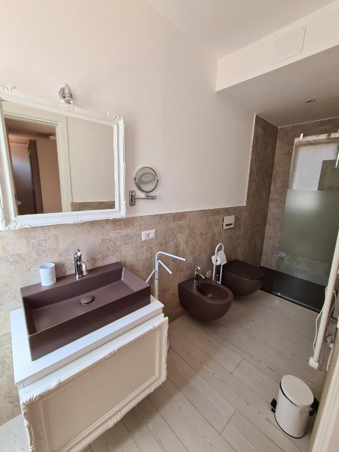 Isola Nel Parco Villas & Rooms Ла Мадалена Екстериор снимка