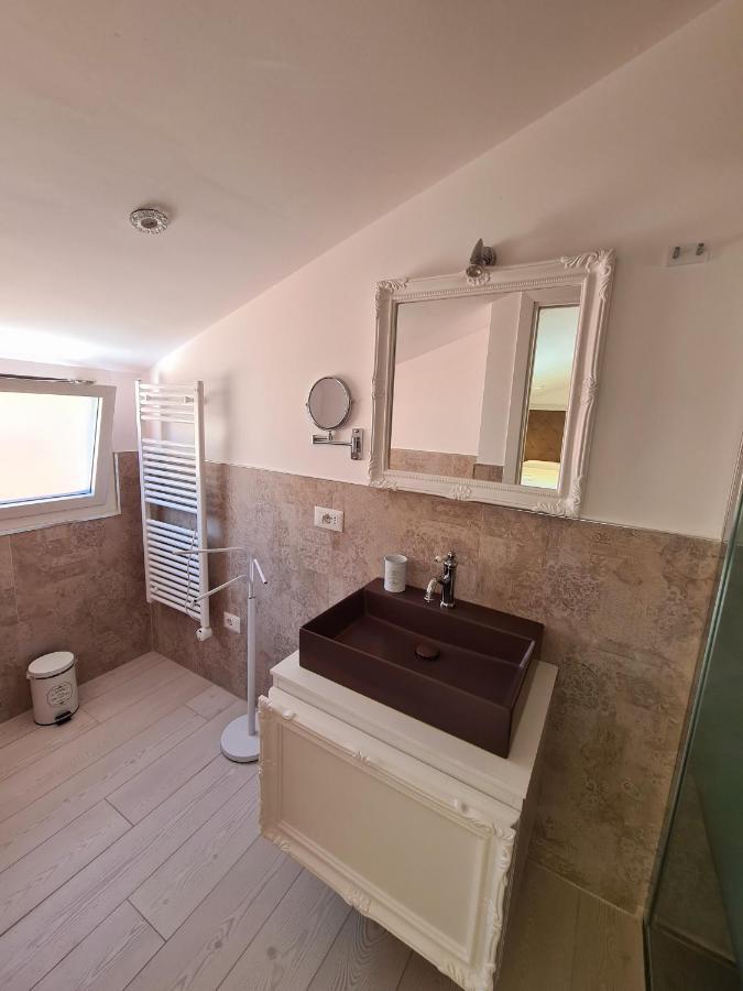 Isola Nel Parco Villas & Rooms Ла Мадалена Екстериор снимка